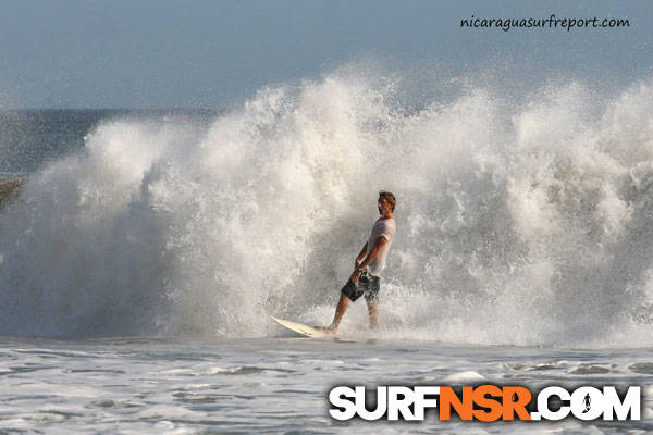 Nicaragua Surf Report - Report Photo 04/10/2010  7:00 PM 