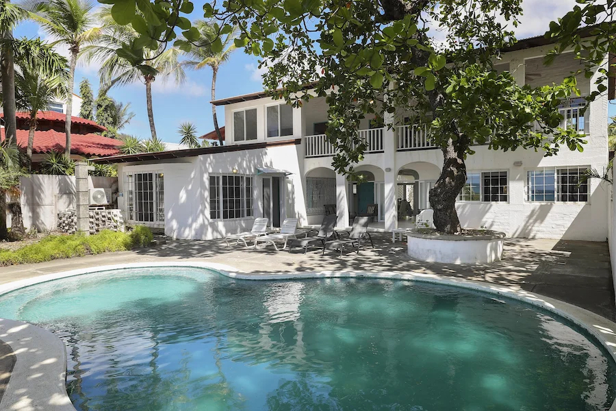 Spacious Sunlit Beachfront Home