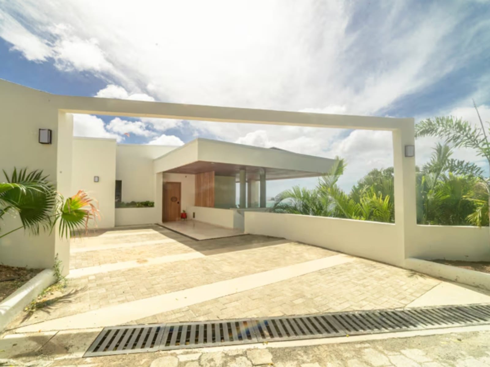 Luxury Smart House With Infinity Pool